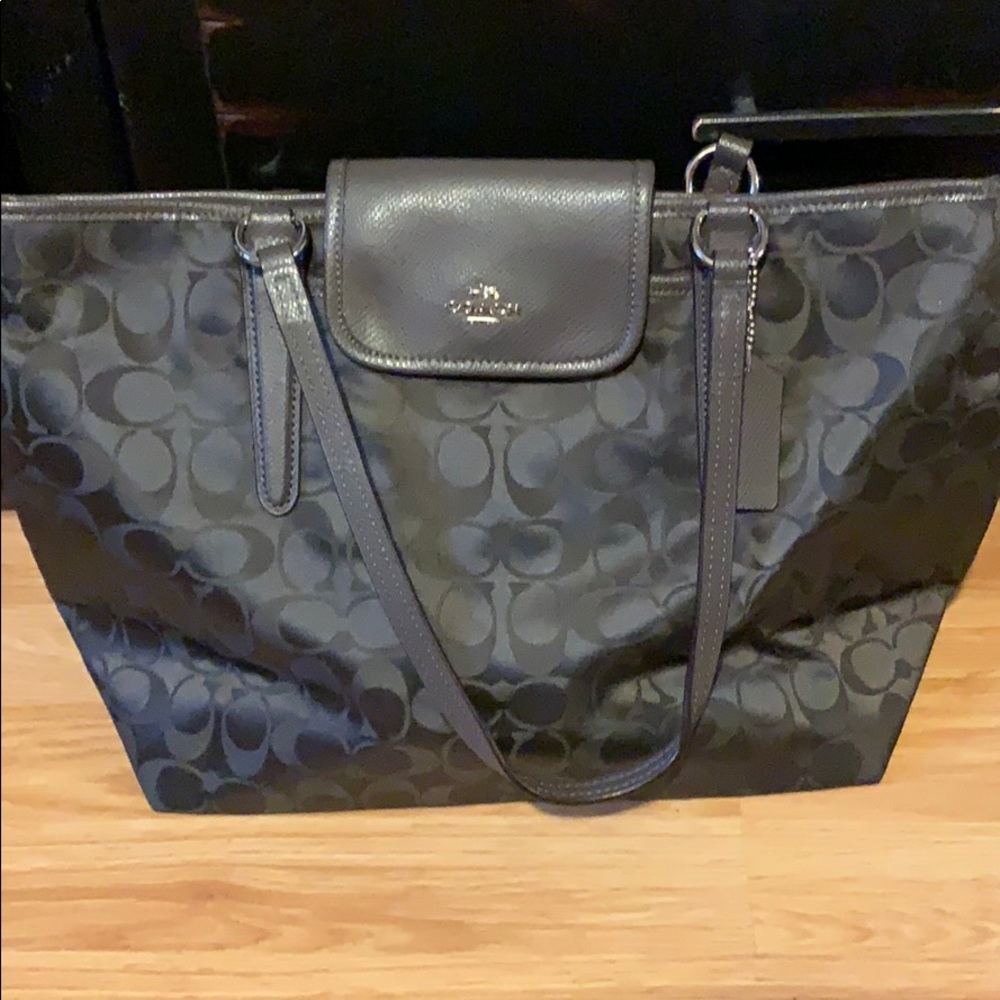 Great condition brown coach handbag